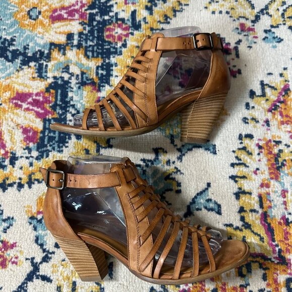 Paul Green Christy Leather Sandals Womens Size 5 US 7.5 Stacked Heel Cutouts Mod - Picture 4 of 11